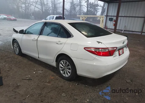 2016 Toyota Camry Le z USA, uszkodzony, nr VIN 4T4BF1FK7GR550323